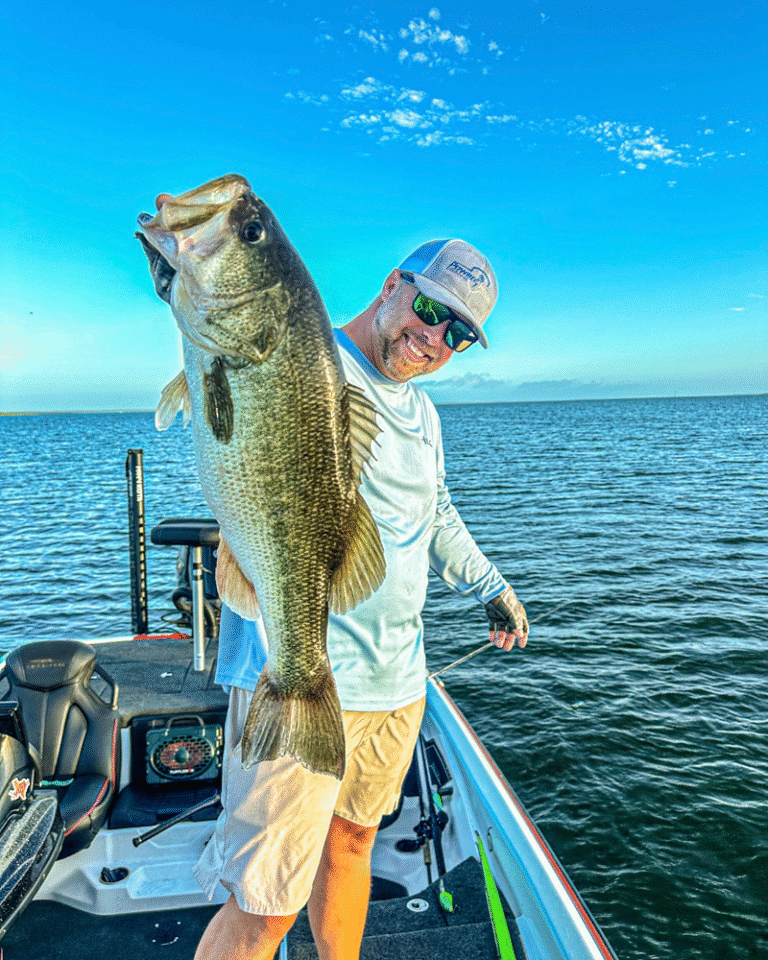 Bass Behavior in the Heat: Cap’n Ron’s Guide to Summer Fishing on Lake Fork